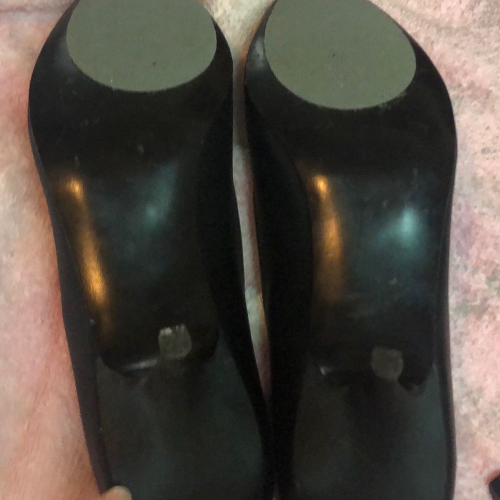 Black scalloped edge 2” pump women heel shoes clothes - Picture 7 of 10